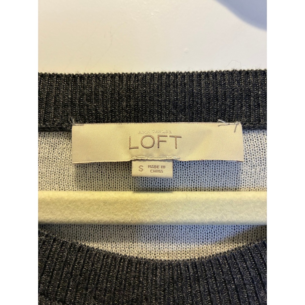 Ann Taylor Loft gray & white reindeer Fair Isle knit Pullover Sweater Size S - Picture 3 of 4
